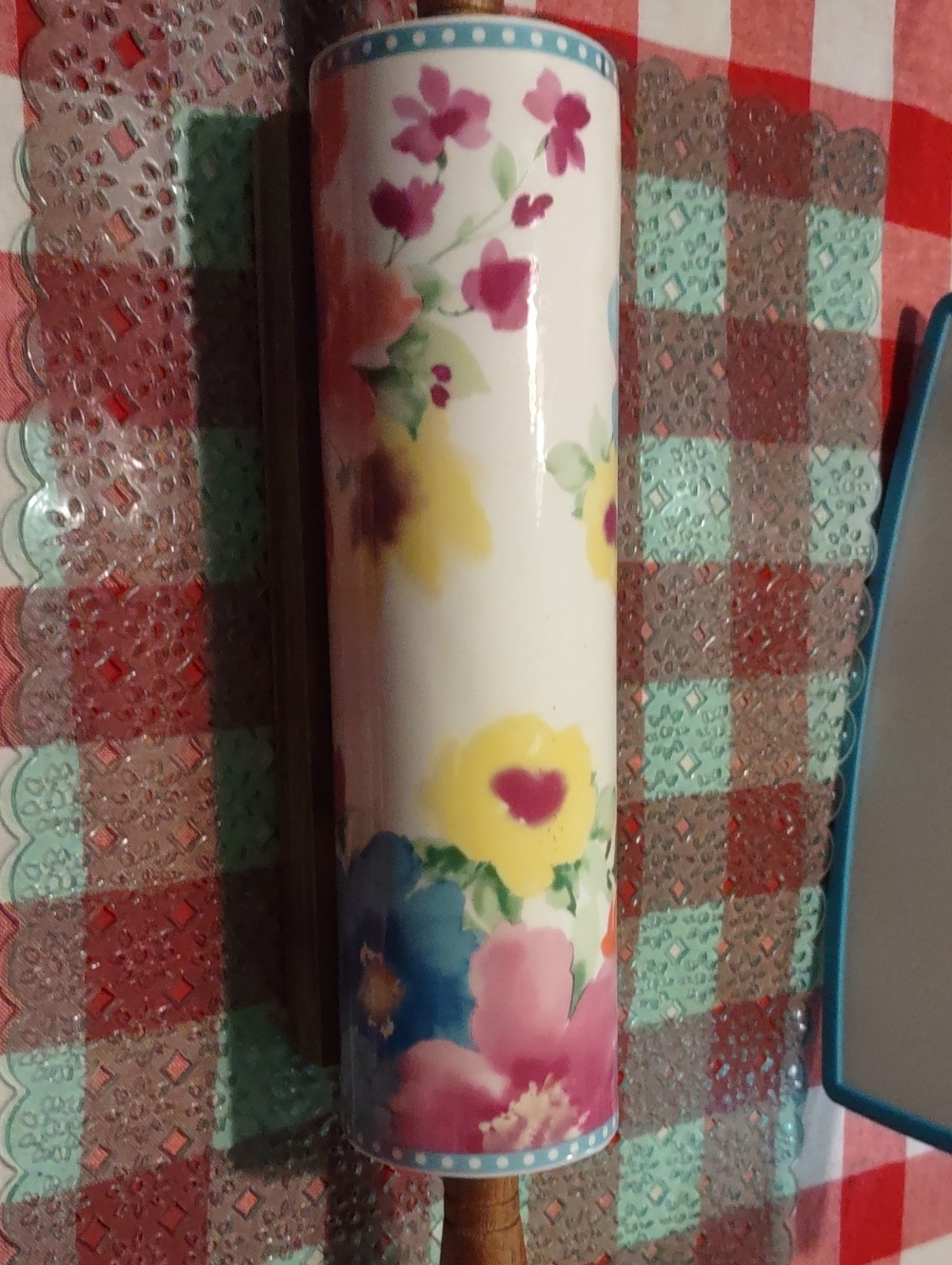 Pioneer Woman Breezy Blossom Ceramic Rolling Pin With Stand